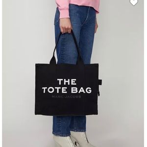 Marc Jacobs The Large Traveler Tote Bag  Black Large  NWT